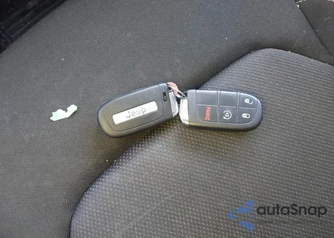 2021 Jeep Renegade Jeepster 4X4 из США, поврежденный, VIN ZACNJDAB2MPM40079